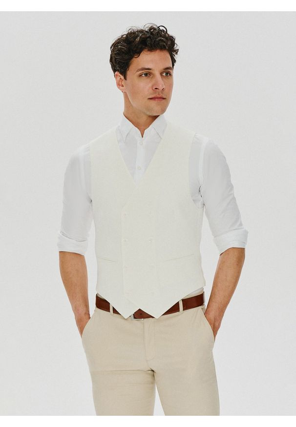 Pako Lorente - PAKO LORENTE – Beżowa dwurzędowa kamizelka męska. Okazja: na wesele, na ślub cywilny. Kolor: czerwony, beżowy, brązowy. Styl: młodzieżowy, elegancki
