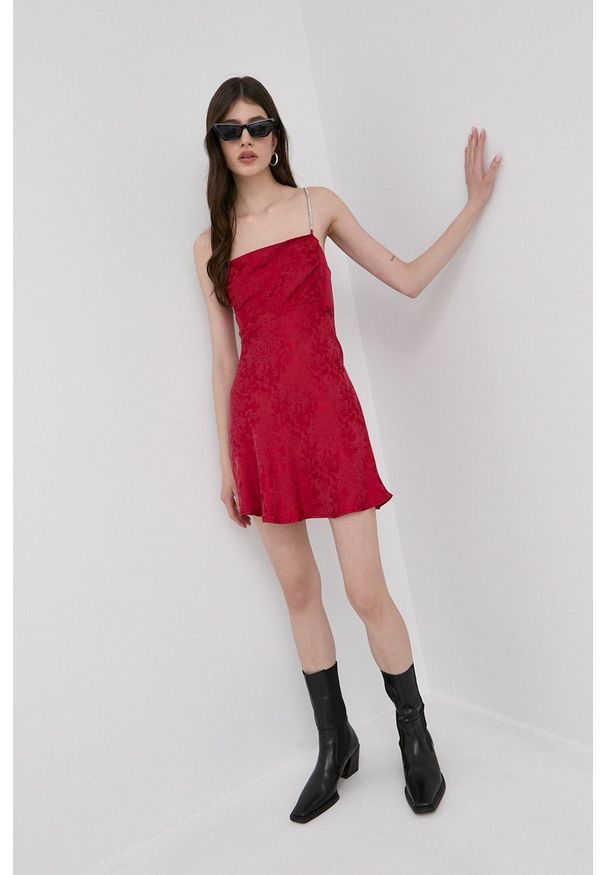 For Love & Lemons sukienka kolor czerwony mini rozkloszowana. Kolor: czerwony. Materiał: tkanina, materiał. Długość rękawa: na ramiączkach. Typ sukienki: rozkloszowane. Długość: mini