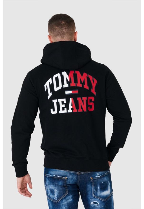 Tommy Jeans - TOMMY JEANS Czarna bluza męska na zamek z dużym logo, Rozmiar M. Typ kołnierza: kaptur. Kolor: czarny