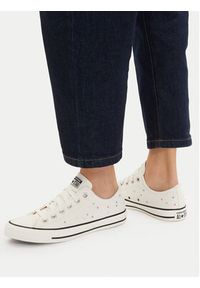 Converse Trampki Chuck Taylor All Star Mini Studs A17872C Écru. Kolor: kremowy. Materiał: materiał #3