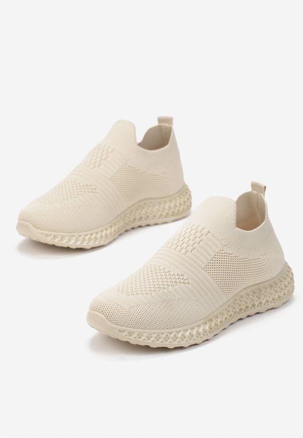 Born2be - Beżowe Buty Sportowe Khlorestra. Zapięcie: bez zapięcia. Kolor: beżowy. Materiał: materiał, jeans. Wzór: aplikacja. Obcas: na płaskiej podeszwie