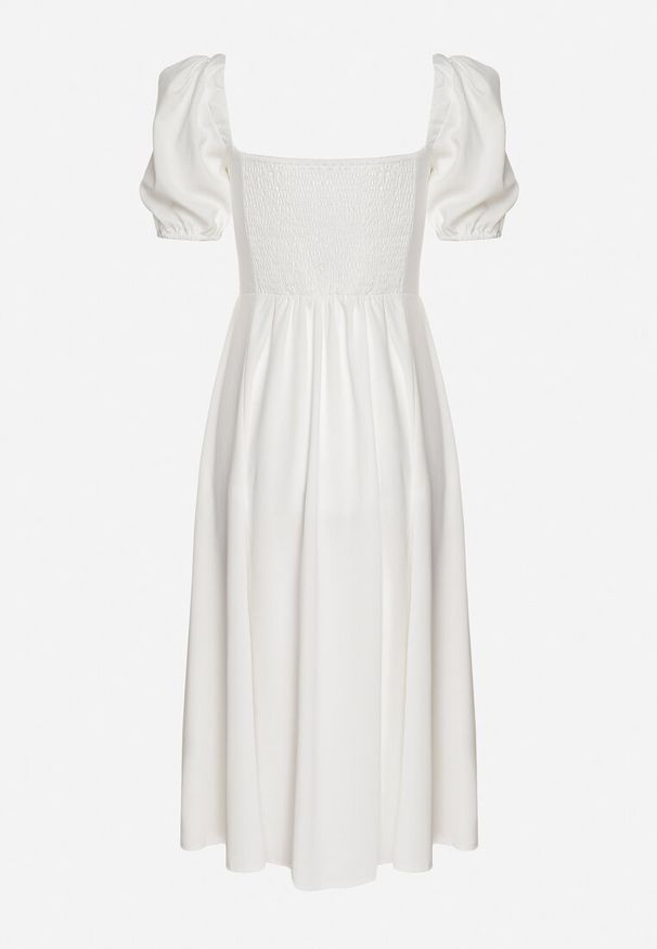 Born2be - Biała Sukienka w Rustykalnym Stylu z Wiązaniem przy Dekolcie i Rozcięciem Idanillea. Okazja: na co dzień, na spacer. Typ kołnierza: dekolt kwadratowy. Kolor: biały. Typ sukienki: rozkloszowane. Styl: casual