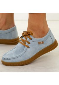 Niebieskie skórzane mokasyny damskie T.Sokolski w26-214. Okazja: na spacer, na co dzień. Nosek buta: okrągły. Zapięcie: sznurówki. Kolor: niebieski. Materiał: zamsz, skóra. Szerokość cholewki: normalna. Sezon: wiosna, jesień, lato. Styl: casual, elegancki, klasyczny #1