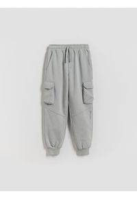 Reserved - Spodnie cargo - jasnoszary. Kolor: szary. Materiał: dzianina, bawełna