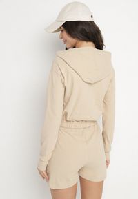 Born2be - Beżowy Bawełniany Komplet Sportowy Bluza z Kapturem i Szorty Izilia. Kolor: beżowy. Materiał: bawełna