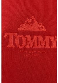 Tommy Jeans - Bluza bawełniana. Okazja: na co dzień. Kolor: czerwony. Materiał: bawełna. Wzór: aplikacja. Styl: casual #4