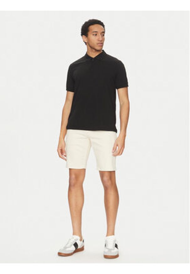 Calvin Klein Szorty jeansowe K10K114078 Écru Slim Fit. Kolor: kremowy. Materiał: bawełna