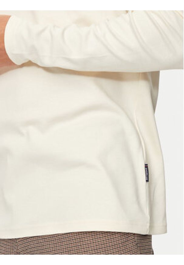 Hechter Paris Golf 75001 142905 Écru Regular Fit. Typ kołnierza: golf. Materiał: bawełna