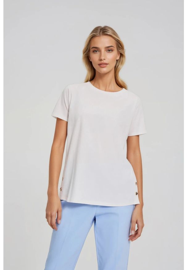 MOODO - Bluzka z ozdobnymi guzikami biała. Kolor: biały. Materiał: bawełna