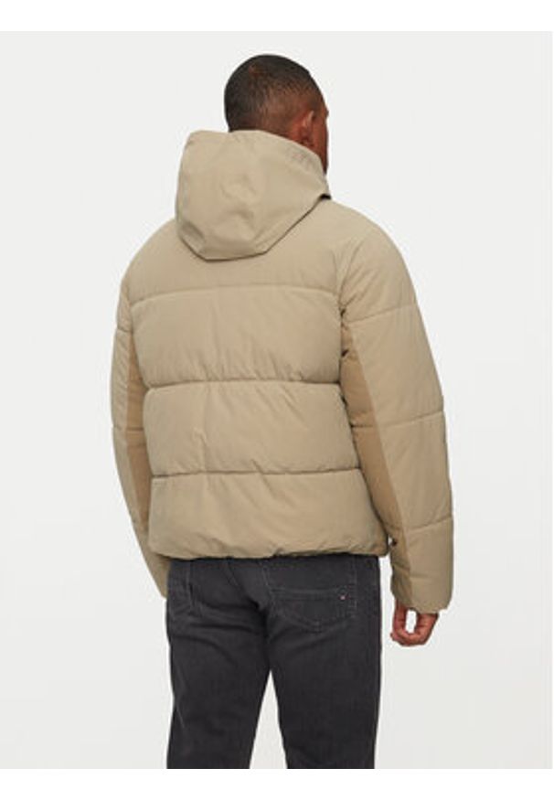 Jack & Jones - Jack&Jones Kurtka zimowa Vesterbro 12267055 Beżowy Regular Fit. Kolor: beżowy. Materiał: syntetyk. Sezon: zima