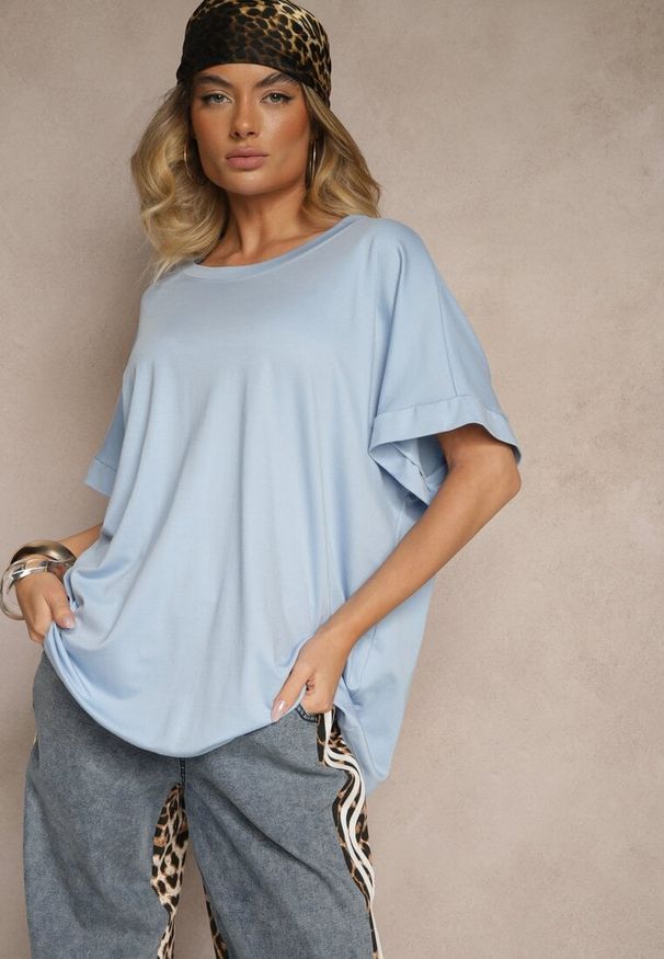 Renee - Niebieski T-shirt z Wiskozą o Fasonie Nietoperza Tanalitha. Okazja: na co dzień. Kolor: niebieski. Materiał: wiskoza. Styl: casual