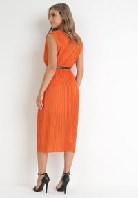 Born2be - Pomarańczowa Plisowana Sukienka Midi z Paskiem z Imitacji Skóry Sharia. Kolor: pomarańczowy. Materiał: skóra. Długość rękawa: bez rękawów. Styl: elegancki. Długość: midi #3