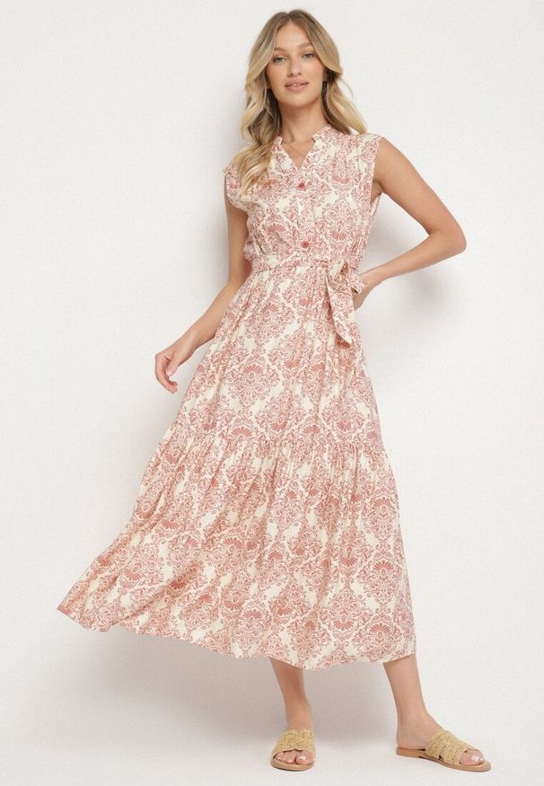 Born2be - Różowa Wiskozowa Sukienka Bez Rękawów z Wiązanym Paskiem Filimea. Okazja: na co dzień. Typ kołnierza: dekolt w kształcie V. Kolor: różowy. Materiał: wiskoza. Długość rękawa: bez rękawów. Typ sukienki: proste. Styl: casual, elegancki