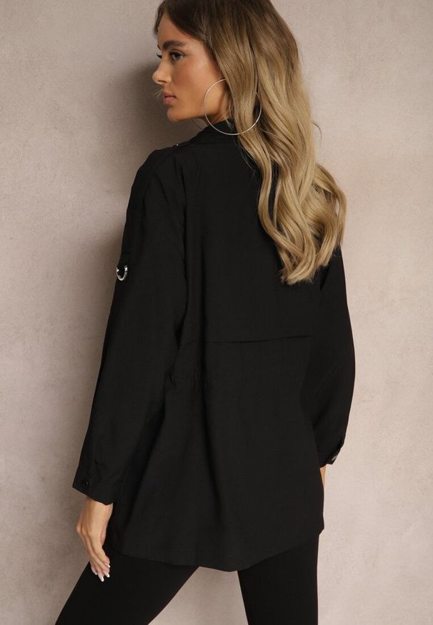 Renee - Czarna Kurtka Parka z Dodatkiem Bawełny Wykończona Troczkami Zapinana na Napy Velona. Okazja: na co dzień. Kolor: czarny. Materiał: bawełna. Styl: casual, elegancki