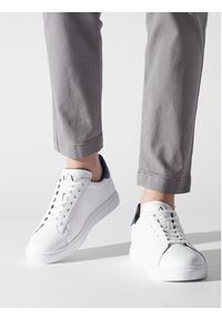 Armani Exchange Sneakersy XUX001 XV093 K709 Biały. Kolor: biały. Materiał: skóra #3