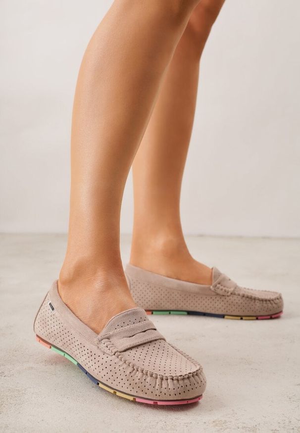 Born2be - Ciemnobeżowe Ażurowe Mokasyny ze Skórzaną Wkładką Ozdobione Przeszyciami Sylilise. Okazja: na co dzień. Kolor: beżowy. Materiał: skóra. Wzór: ażurowy, aplikacja. Styl: casual, klasyczny