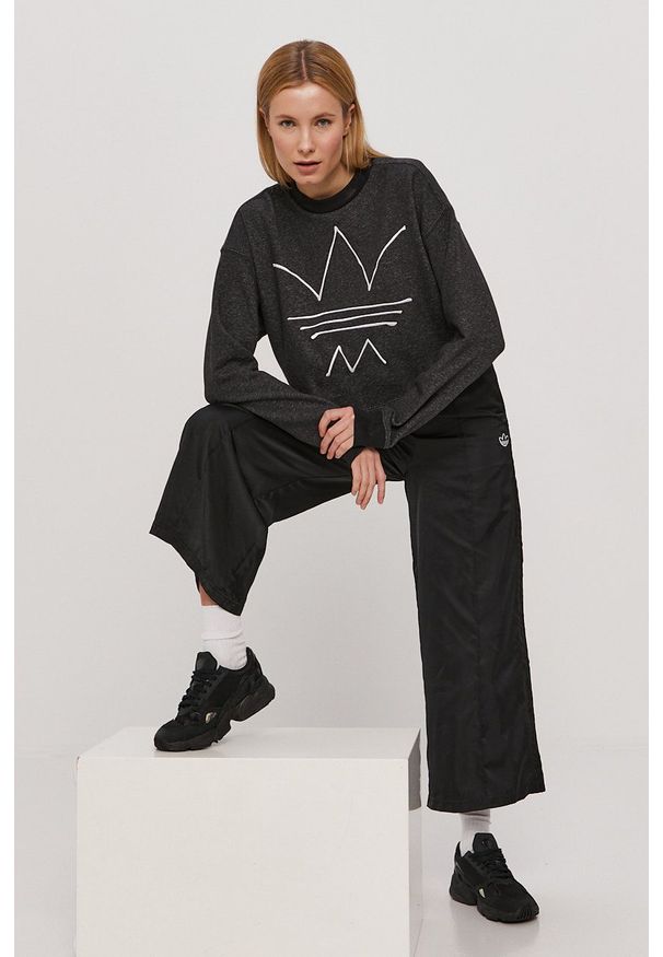 adidas Originals - Bluza. Okazja: na co dzień. Kolor: szary. Wzór: aplikacja. Styl: casual