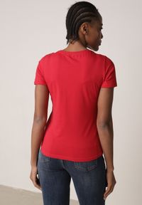 Born2be - Czerwony Bawełniany T-shirt w Klasycznym Stylu Nedila. Kolor: czerwony. Materiał: bawełna. Długość: długie. Styl: klasyczny #5