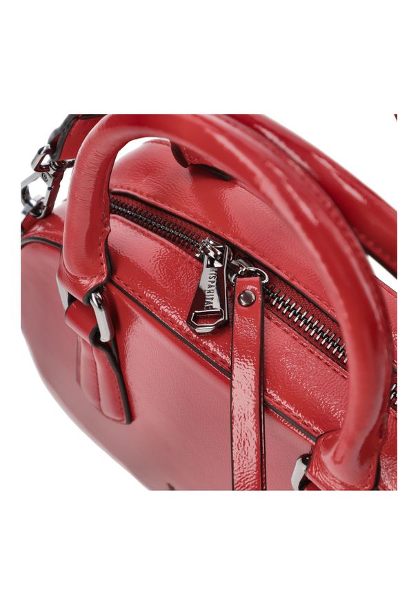 Czerwona Stylowa Torebka Hispanitas Elegancki Kuferek Damski. Kolor: czerwony. Materiał: skórzane. Styl: elegancki. Rodzaj torebki: na ramię