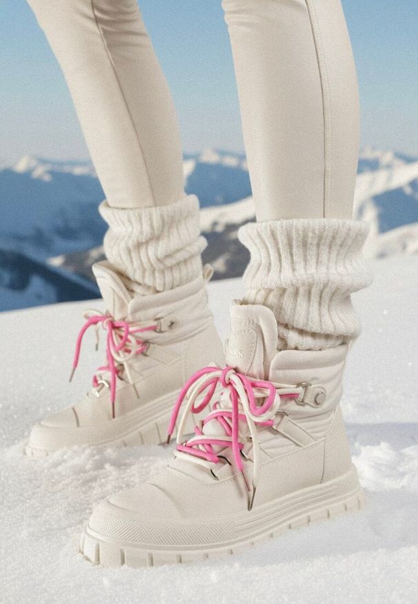 Born2be - Beżowe Śniegowce Vices na Grubej Tłoczonej Podeszwie Anirrise. Kolor: beżowy. Materiał: jeans, skóra