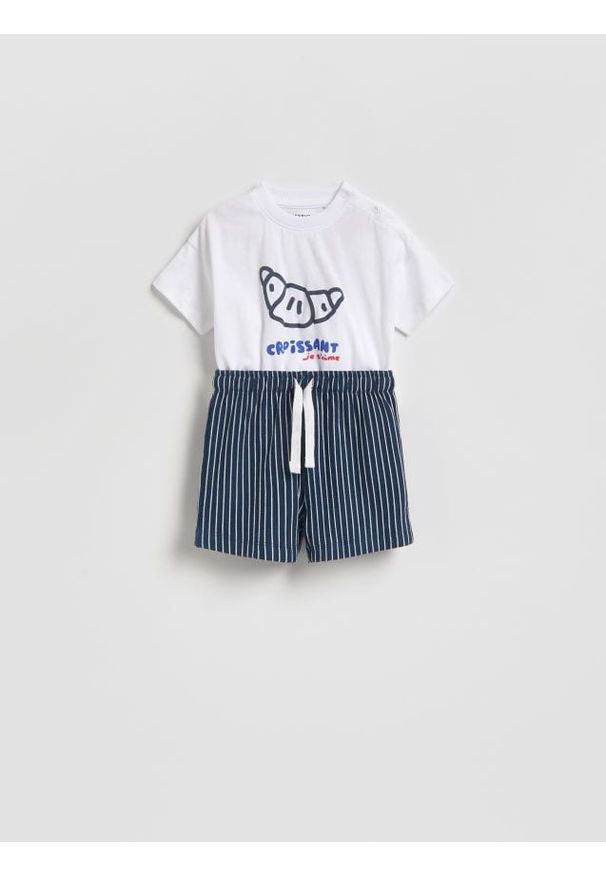 Reserved - Bawełniany komplet z szortami - biały. Kolor: biały. Materiał: bawełna