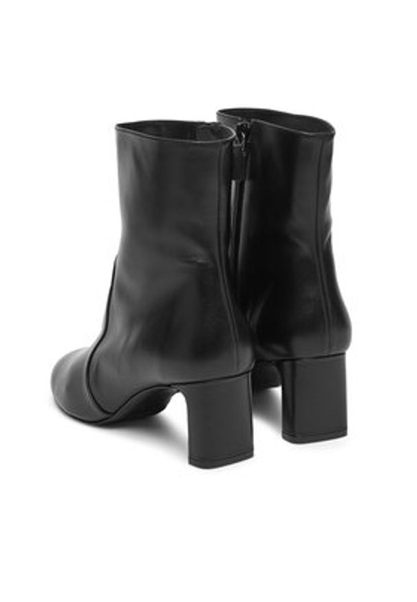 Stuart Weitzman Botki Babette Zip SL542 Czarny. Kolor: czarny. Materiał: skóra