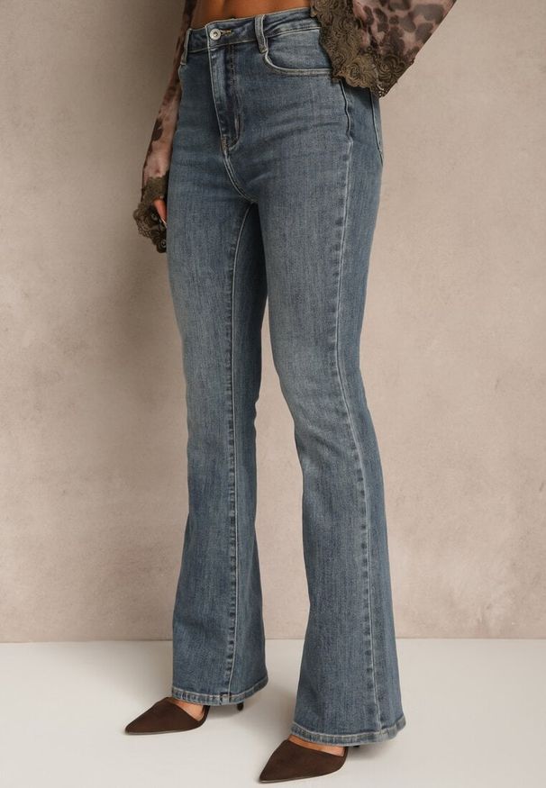 Renee - Niebieskie Jeansy Regular Waist z Bawełny o Kroju Dzwonów Zenirae. Kolor: niebieski. Styl: elegancki