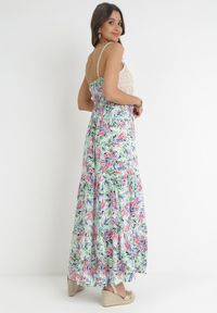 Born2be - Zielona Wiskozowa Sukienka Maxi z Szydełkową Górą i Rozkloszowanym Dołem Eumila. Kolor: zielony. Materiał: wiskoza. Długość rękawa: na ramiączkach. Sezon: wiosna, lato. Typ sukienki: rozkloszowane. Długość: maxi #2
