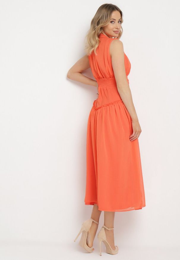 Born2be - Pomarańczowa Sukienka Długa Rozkloszowana z Powlekanymi Guzikami Ingridesa. Kolor: pomarańczowy. Długość: maxi