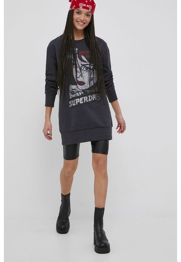 Superdry sukienka bawełniana kolor czarny mini oversize. Kolor: czarny. Materiał: bawełna. Długość rękawa: długi rękaw. Typ sukienki: oversize. Długość: mini