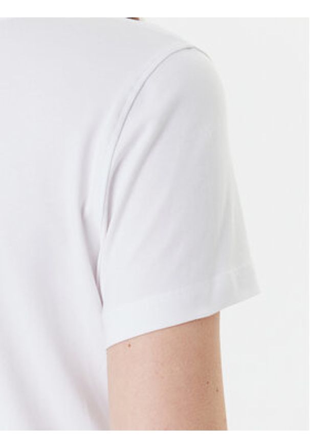 Guess T-Shirt W5YI05 J1314 Biały Regular Fit. Kolor: biały. Materiał: bawełna