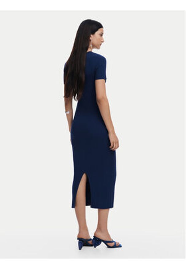 Desigual Sukienka codzienna 25SWVF13 Granatowy Slim Fit. Okazja: na co dzień. Kolor: niebieski. Materiał: wiskoza. Typ sukienki: proste. Styl: casual