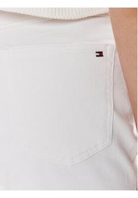TOMMY HILFIGER - Tommy Hilfiger Szorty jeansowe WW0WW41321 Biały Regular Fit. Kolor: biały. Materiał: bawełna