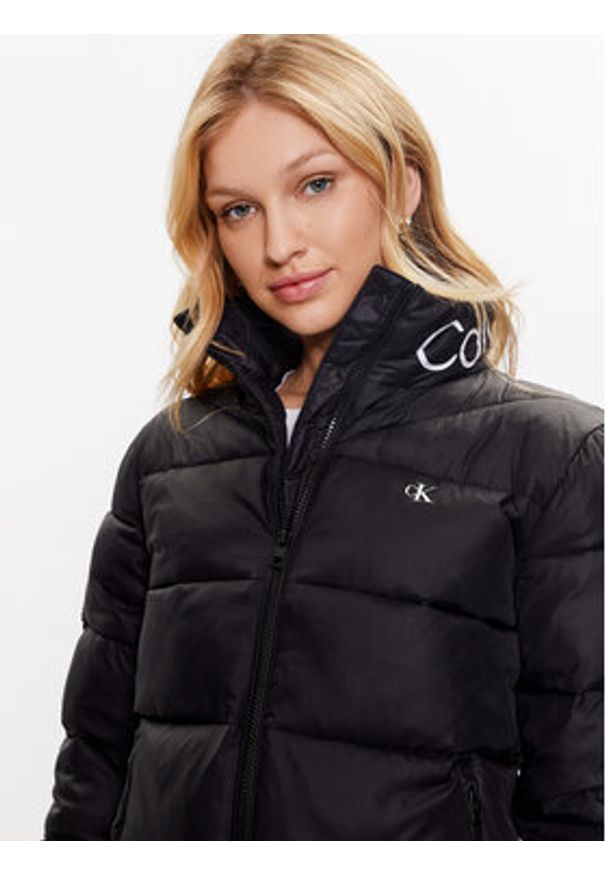 Calvin Klein Jeans Kurtka przejściowa J20J221381 Czarny Regular Fit. Kolor: czarny. Materiał: syntetyk
