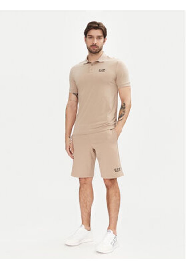 EA7 Emporio Armani Szorty sportowe 8NPS65 PJVRZ U6155 Beżowy Regular Fit. Kolor: beżowy. Materiał: bawełna. Styl: sportowy