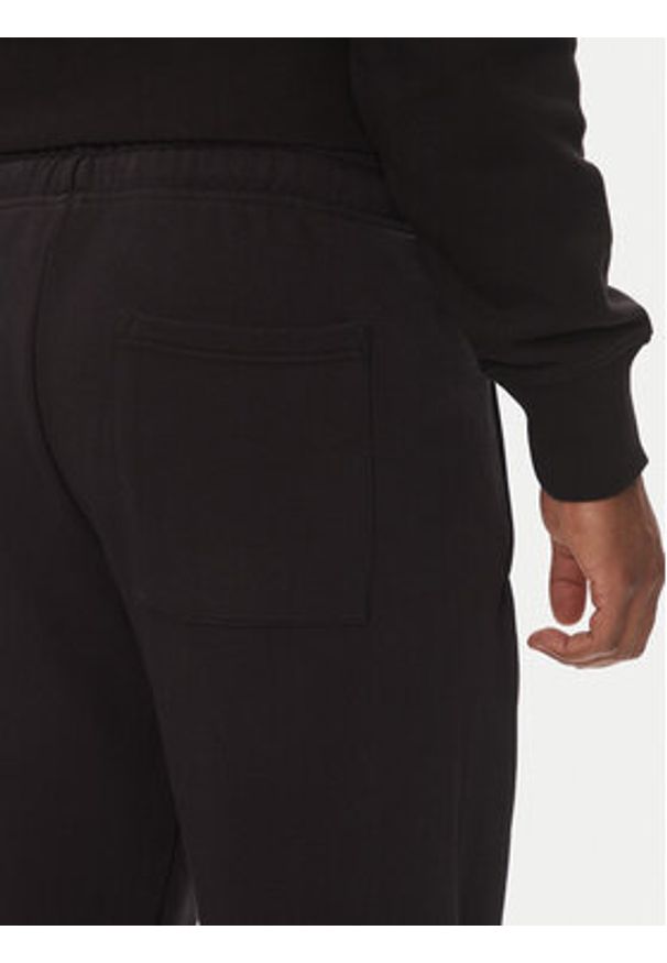 Versace Jeans Couture Spodnie dresowe 78GAAT08 Czarny Regular Fit. Kolor: czarny. Materiał: bawełna