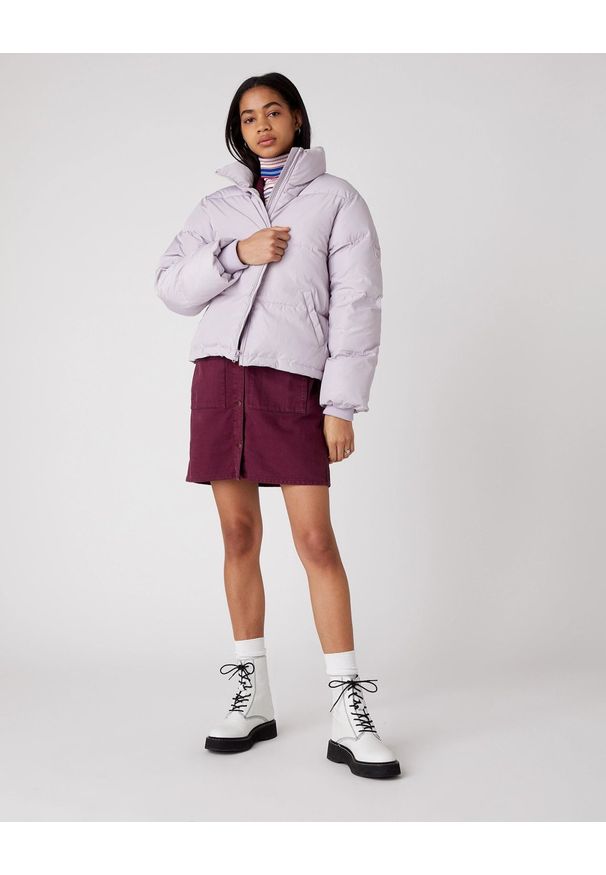 Wrangler - WRANGLER UTILITY DENIM DRESS DAMSKA SUKIENKA MATERIAŁOWA WILD BERRY W29YML14K 112128600. Materiał: materiał, denim