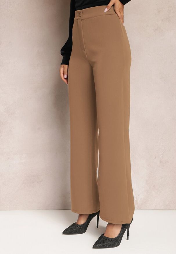 Renee - Brązowe Szerokie Spodnie Materiałowe High Waist Dinnes. Stan: podwyższony. Kolor: brązowy. Materiał: materiał. Wzór: gładki