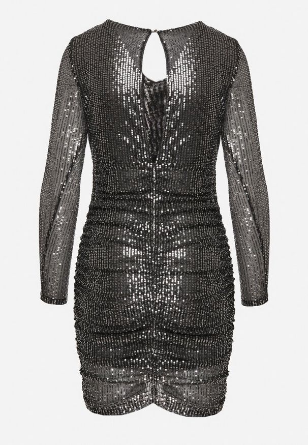 Born2be - Czarno-Srebrna Cekinowa Sukienka z Marszczeniem Nerli. Kolor: srebrny. Wzór: aplikacja. Długość: mini