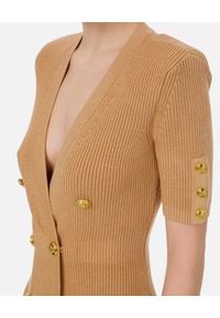 Elisabetta Franchi - ELISABETTA FRANCHI - Kamelowa mini sukienka ze złotymi guzikami. Kolor: brązowy. Materiał: wiskoza, tkanina. Styl: elegancki. Długość: mini #2