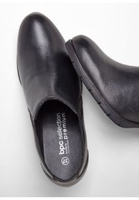 bonprix - Zabudowane czółenka skórzane. Kolor: czarny. Materiał: skóra. Styl: klasyczny #2