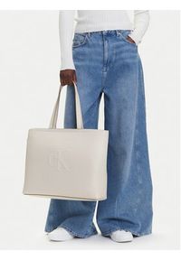 Calvin Klein Jeans Torebka Sculpted Slim Tote34 LV04K3070G Écru. Materiał: skórzane