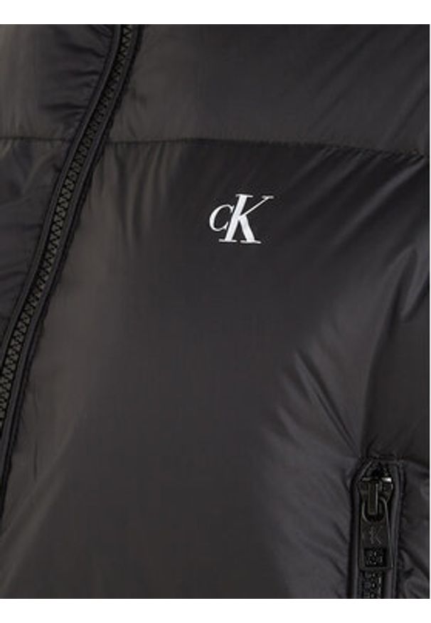 Calvin Klein Jeans Kurtka puchowa J20J221649 Czarny Cropped Fit. Kolor: czarny. Materiał: syntetyk, puch
