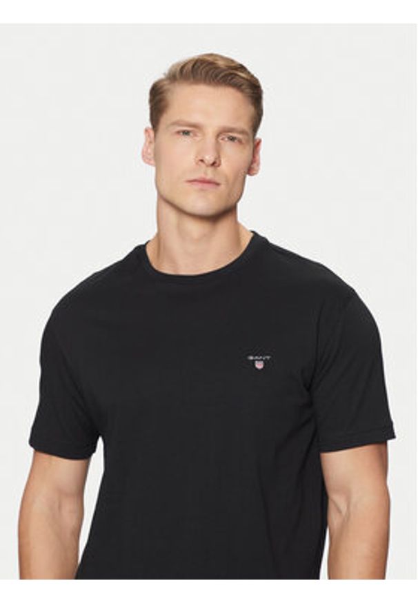 GANT - Gant T-Shirt Original Shield 2003295 Czarny Regular Fit. Kolor: czarny. Materiał: bawełna