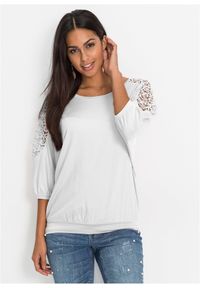 bonprix - Bluzka oversize z mieszanki wiskozy. Kolor: biały. Materiał: wiskoza, koronka. Wzór: aplikacja, koronka #1