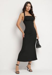 Born2be - Czarna Taliowana Sukienka Koktajlowa z Wiskozą Izazira. Kolor: czarny. Materiał: wiskoza. Styl: wizytowy #5