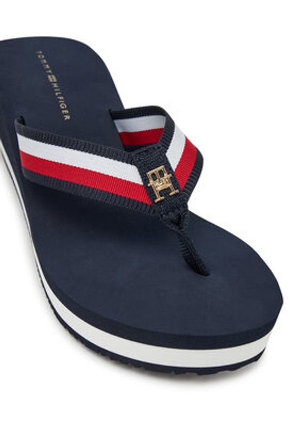 TOMMY HILFIGER - Tommy Hilfiger Japonki Th Corporate Wedge Beach Sandal FW0FW08520 Granatowy. Kolor: niebieski. Materiał: materiał