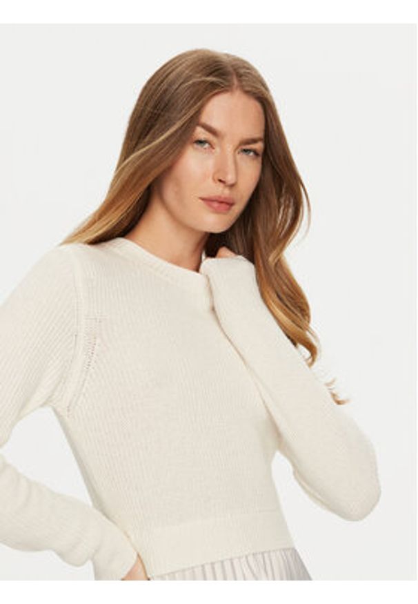 ViCOLO Sukienka codzienna 77090S Biały Regular Fit. Okazja: na co dzień. Kolor: biały. Materiał: syntetyk. Typ sukienki: proste. Styl: casual