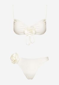 Born2be - Białe Bikini Klasyczny Biustonosz i Figi Ozdobione Kwiatową Aplikacją Rivaeria. Kolor: biały. Wzór: aplikacja, kwiaty