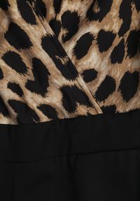 Born2be - Brązowo-Czarny Kombinezon w Panterkę z Szerokim Paskiem Vaison. Okazja: na co dzień. Kolor: brązowy. Długość rękawa: długi rękaw. Długość: długie. Wzór: motyw zwierzęcy. Styl: klasyczny, casual #8